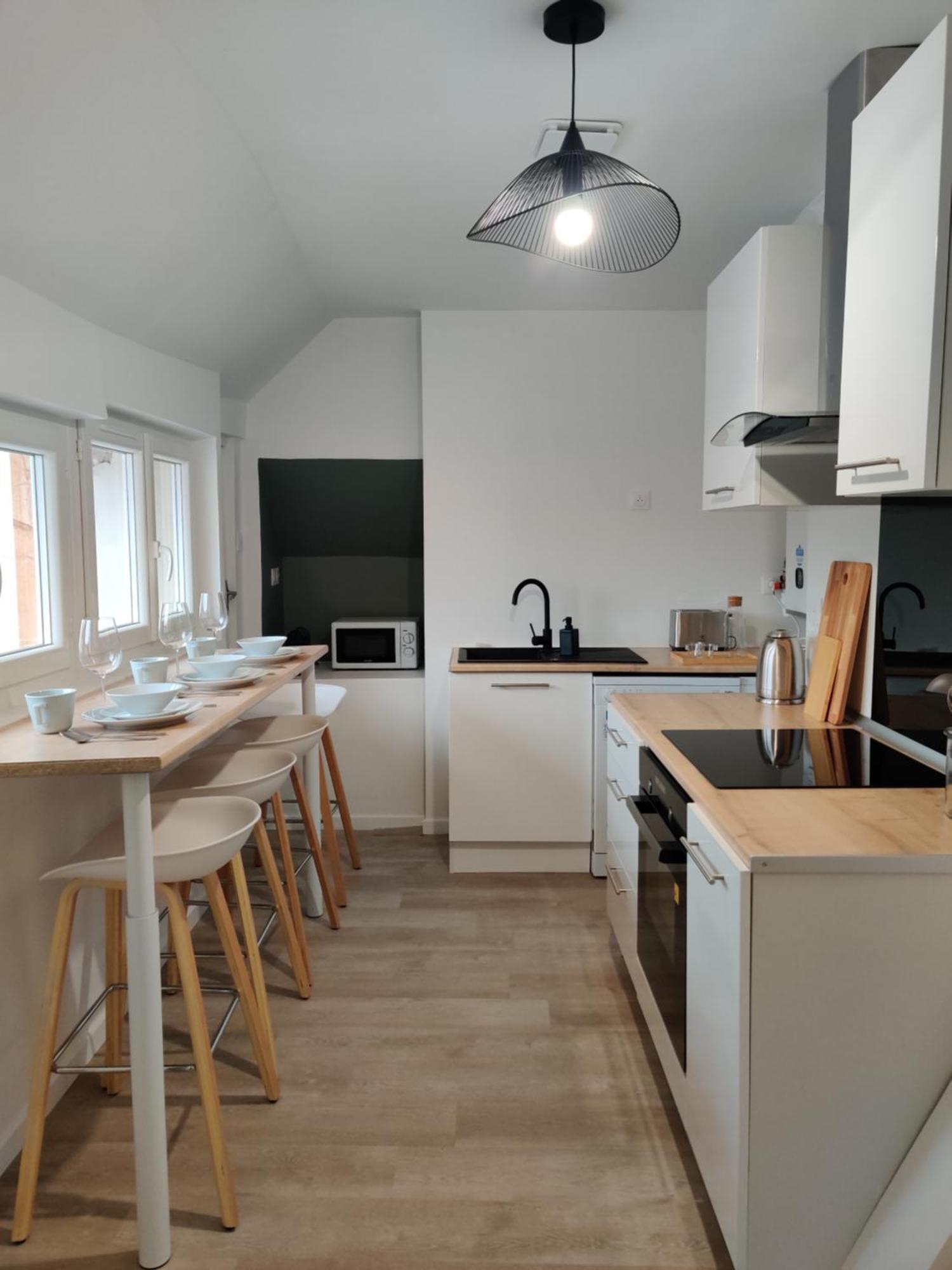 Grande Maison Proche Aeroport Holiday home *